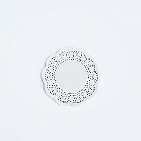 Serwetka wycinana ażurowa 16cm okrągła BIAŁA